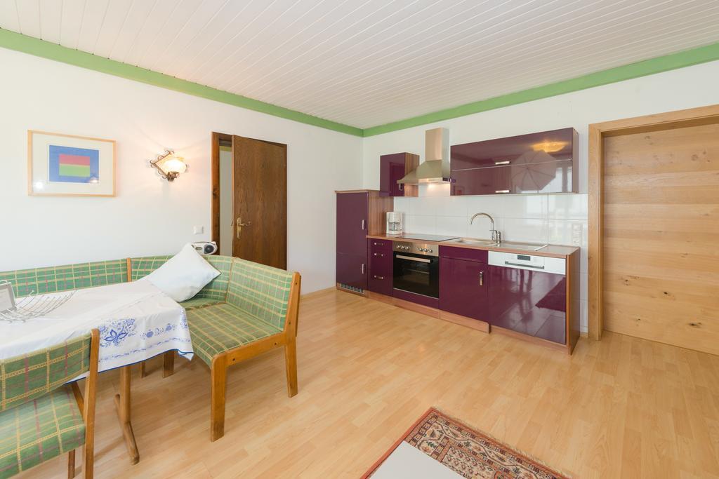 Gastehaus Soldanella Hotell Ramsau am Dachstein Rum bild