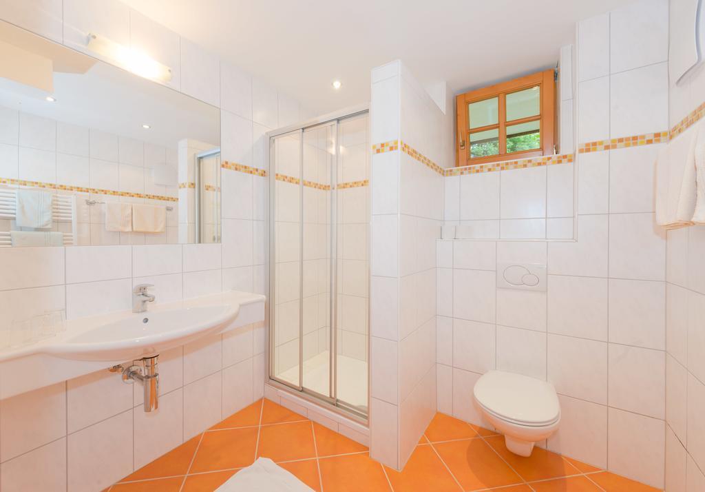 Gastehaus Soldanella Hotell Ramsau am Dachstein Rum bild