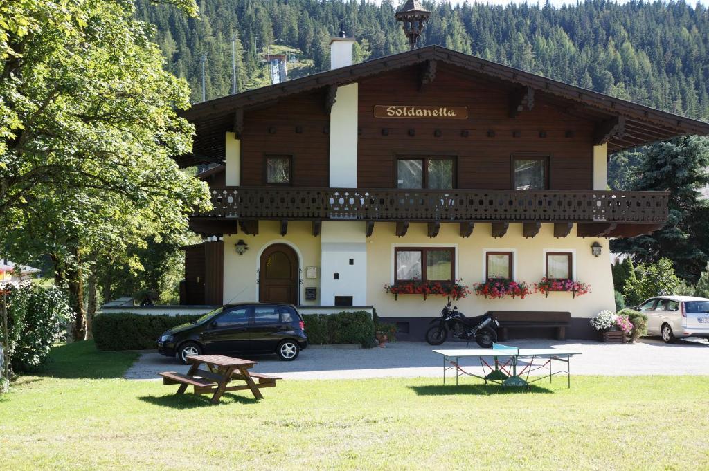 Gastehaus Soldanella Hotell Ramsau am Dachstein Rum bild