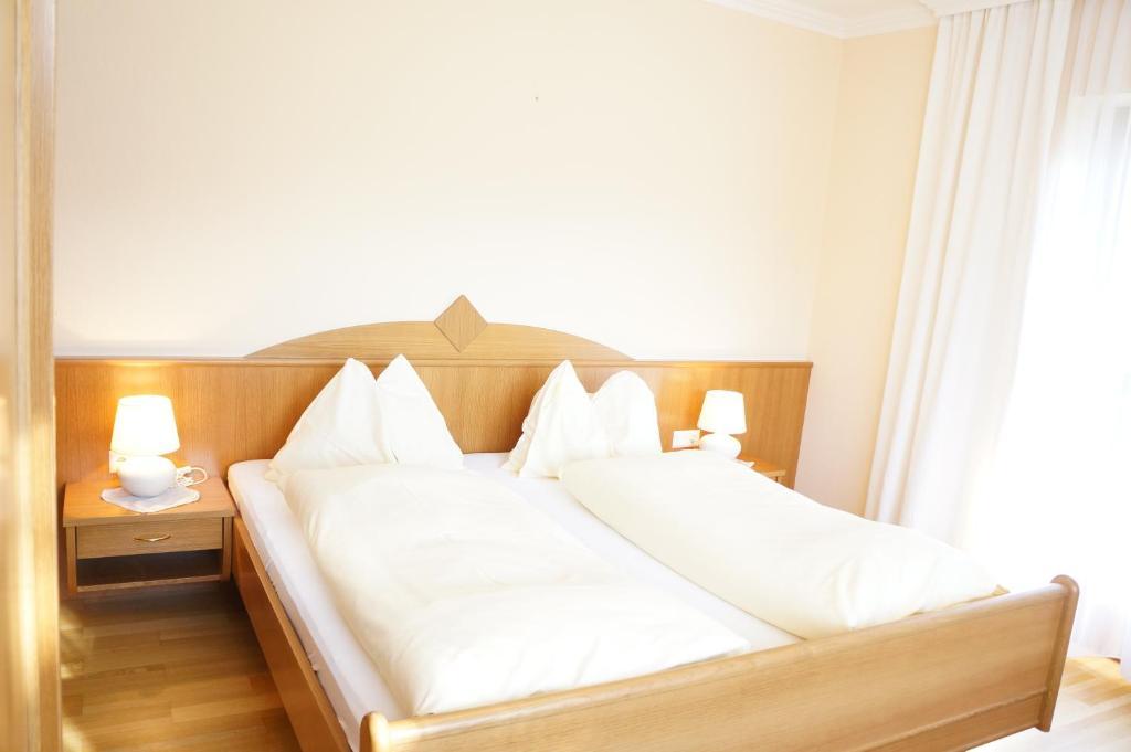 Gastehaus Soldanella Hotell Ramsau am Dachstein Rum bild