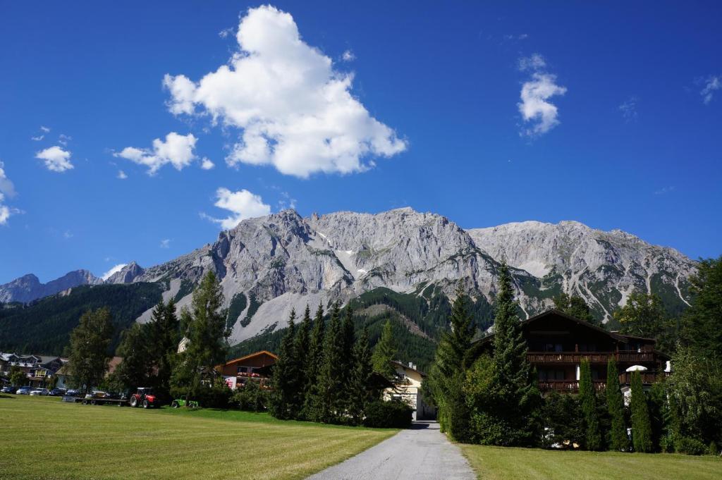 Gastehaus Soldanella Hotell Ramsau am Dachstein Exteriör bild